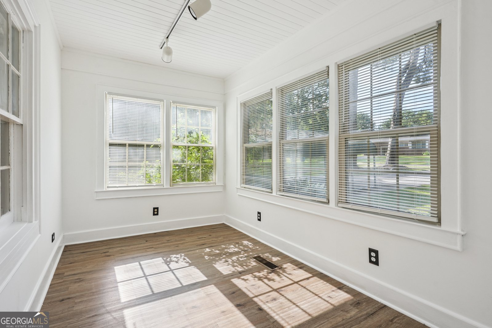 30 Woodlawn Avenue Hampton - 18
