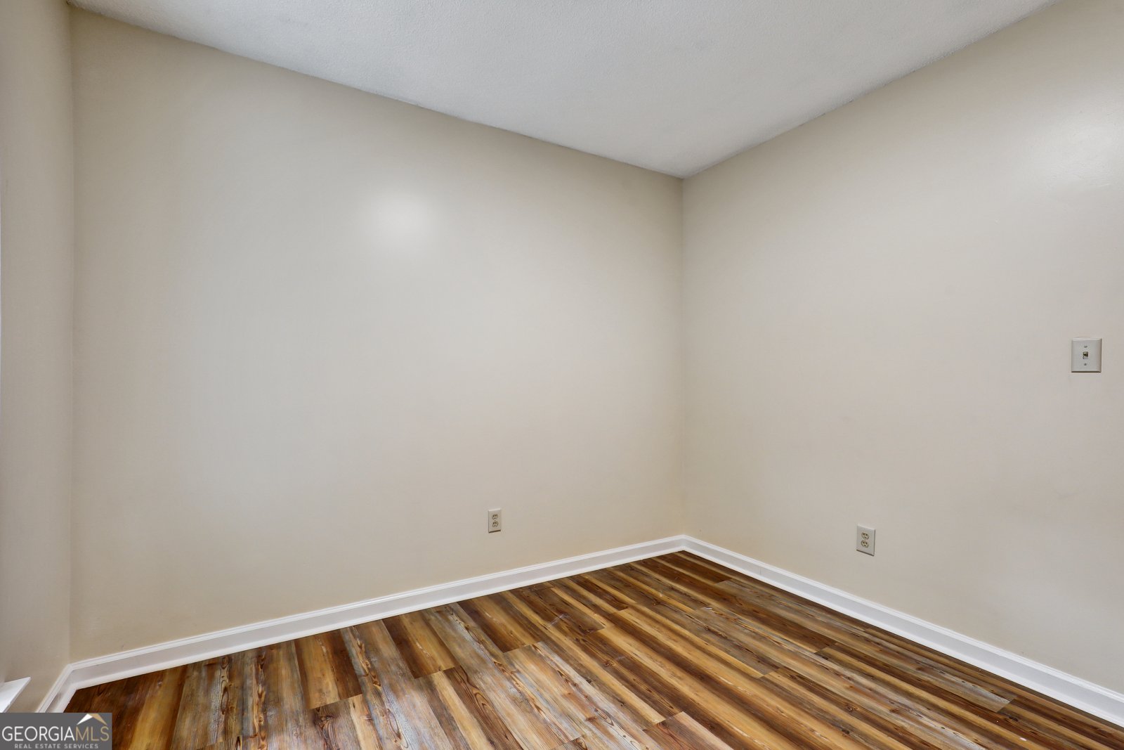 6211 Ward Road Union City - 32