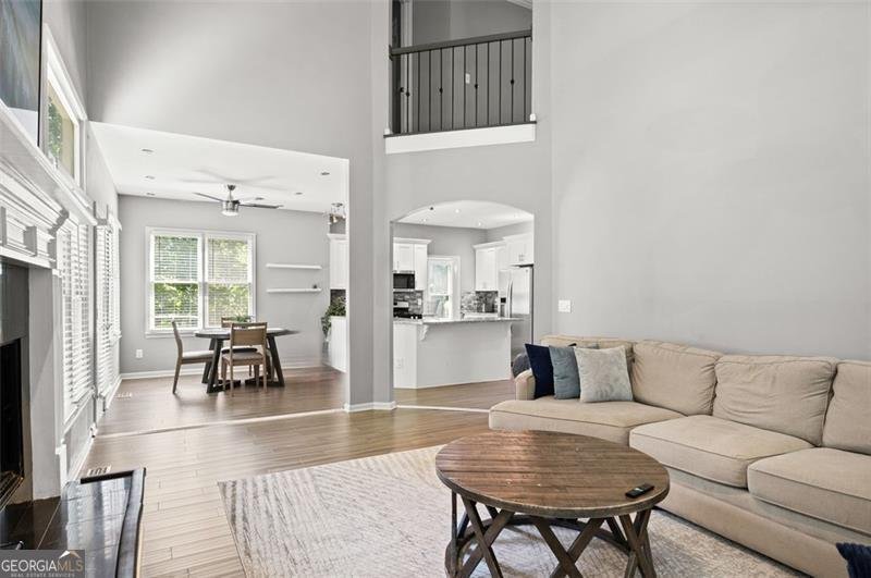 1015 LEGACY Woodstock - 12