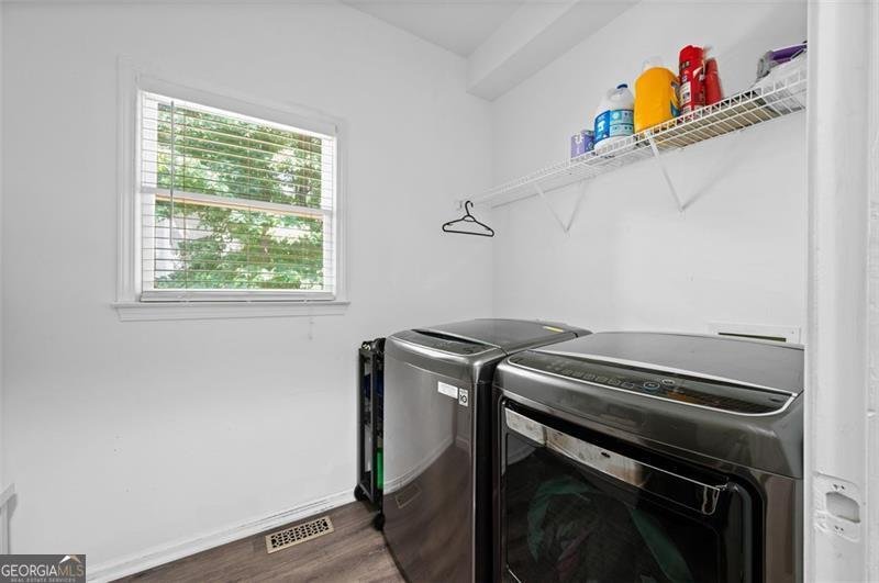 1015 LEGACY Woodstock - 17