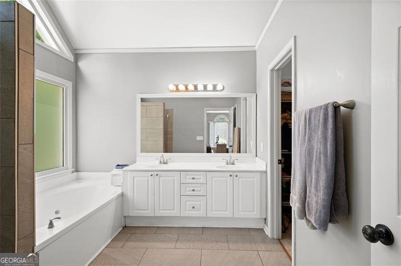 1015 LEGACY Woodstock - 22