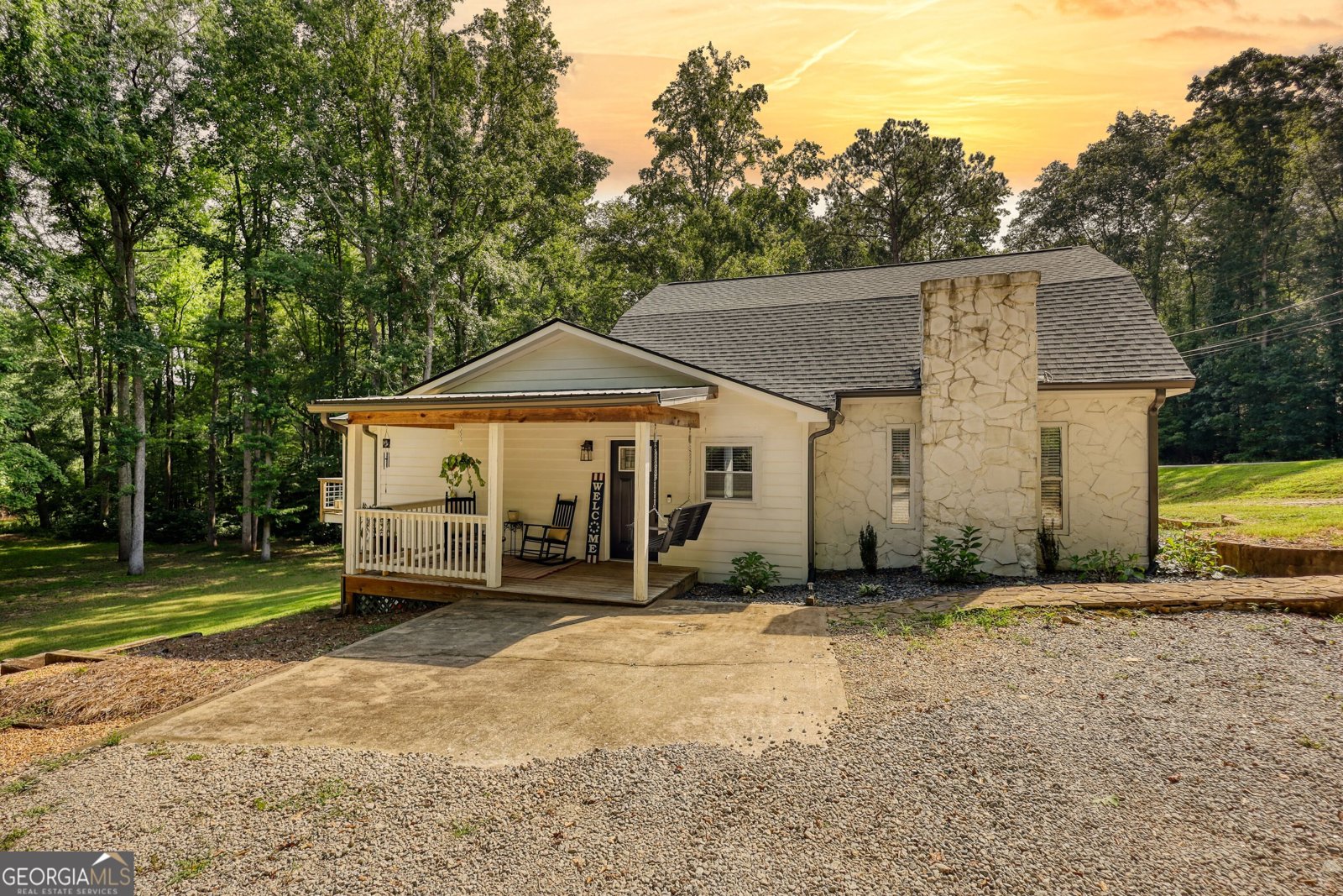 222 W River Bend Drive Eatonton - 1