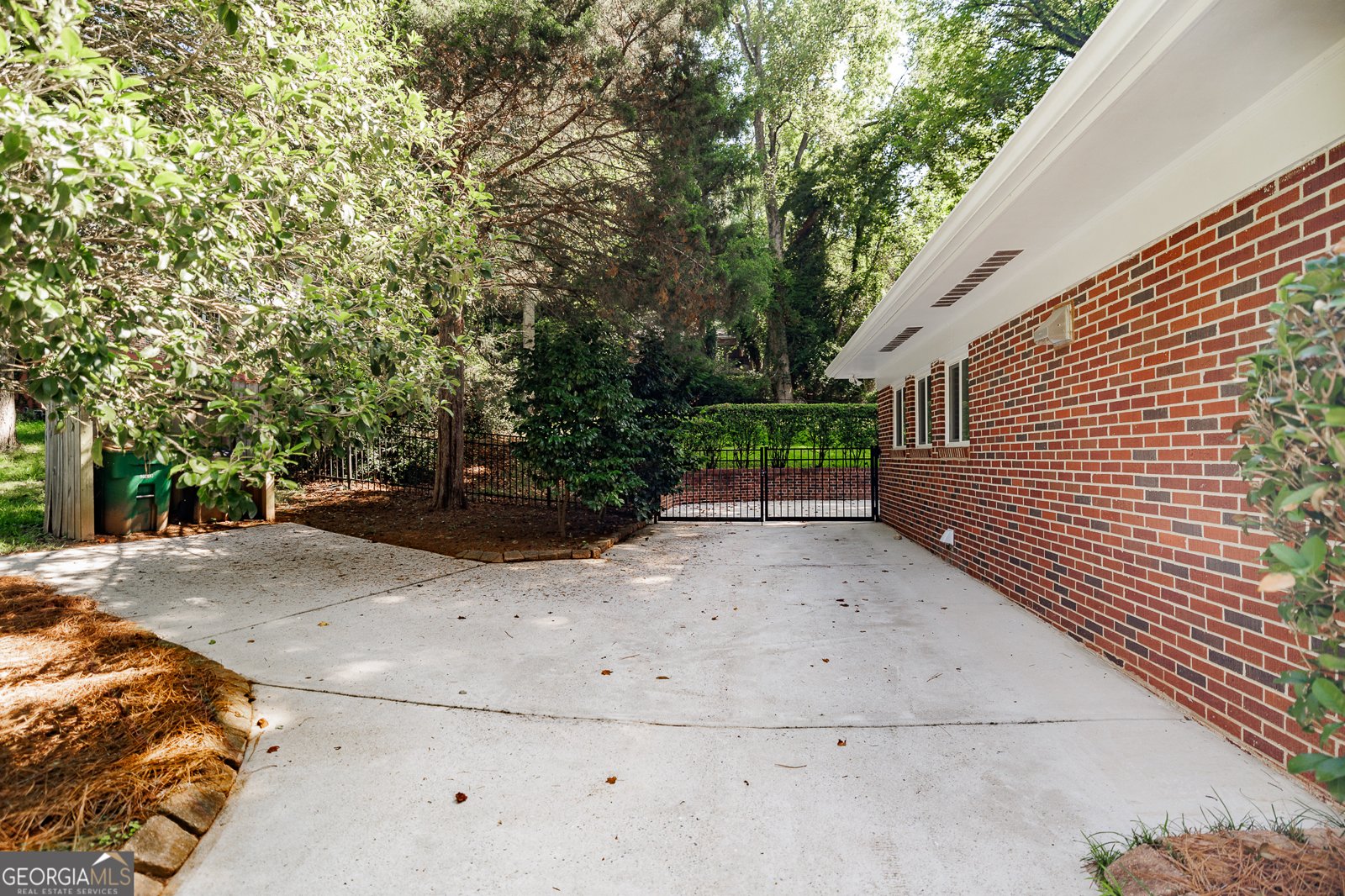 225 Riverside Drive Athens - 41