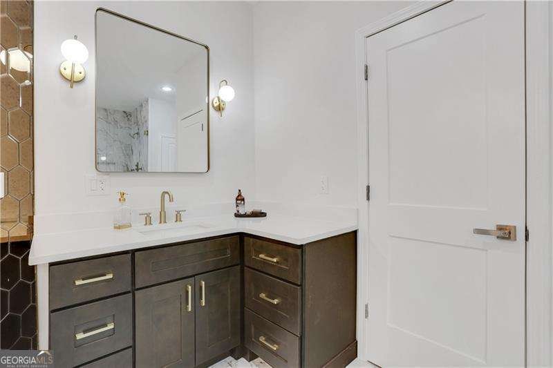 2497 Wawona Dr Brookhaven - 43