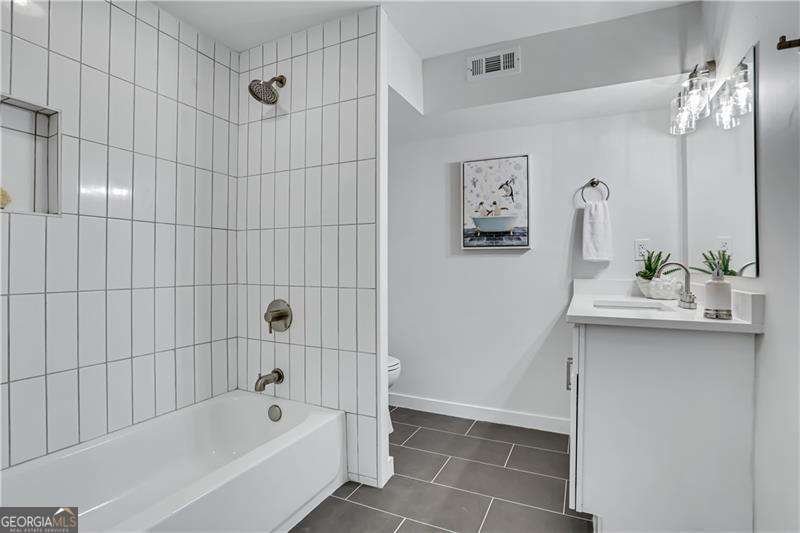 2497 Wawona Dr Brookhaven - 55