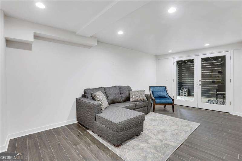 2497 Wawona Dr Brookhaven - 56