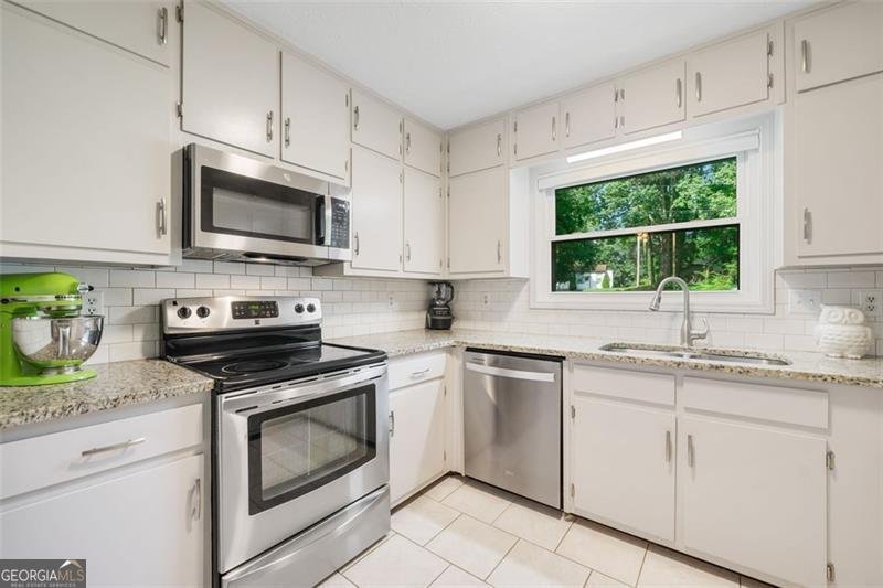 162 NOUVEAU Court Lilburn - 17