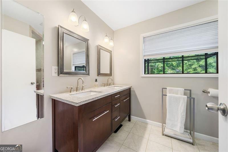 162 NOUVEAU Court Lilburn - 21