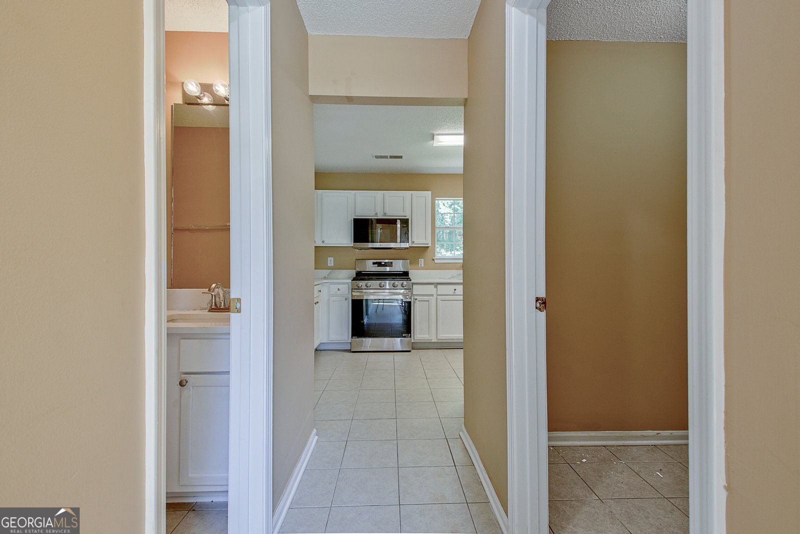 204 Eleanor Court Stockbridge - 17