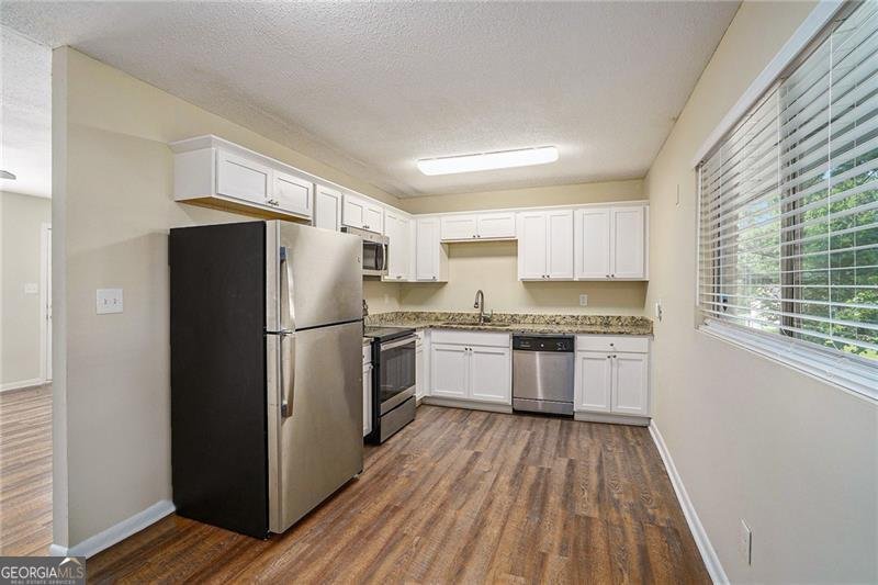 1380 COLONY HILL Stone Mountain - 25