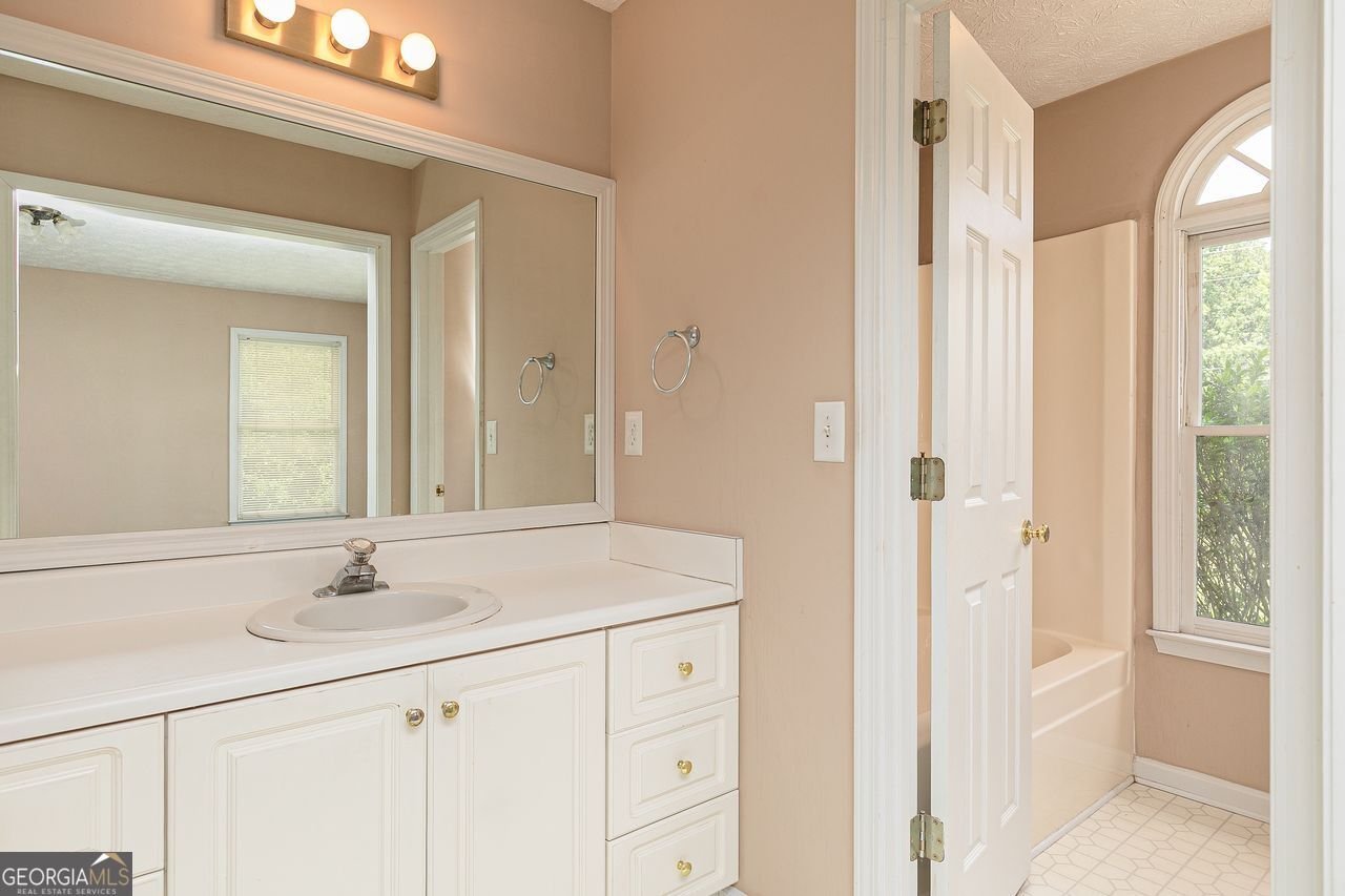 820 BENNETT Powder Springs - 22