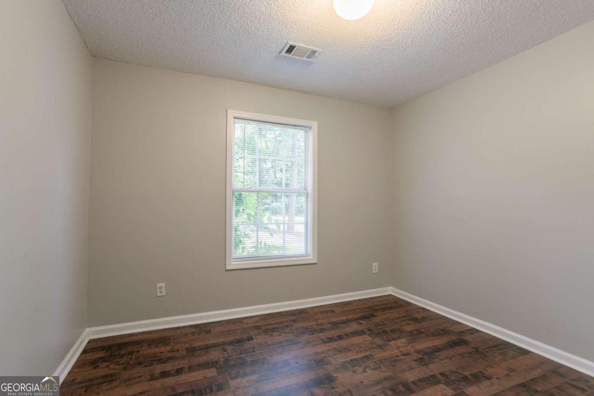 5069 Jonesboro Road Union City - 33