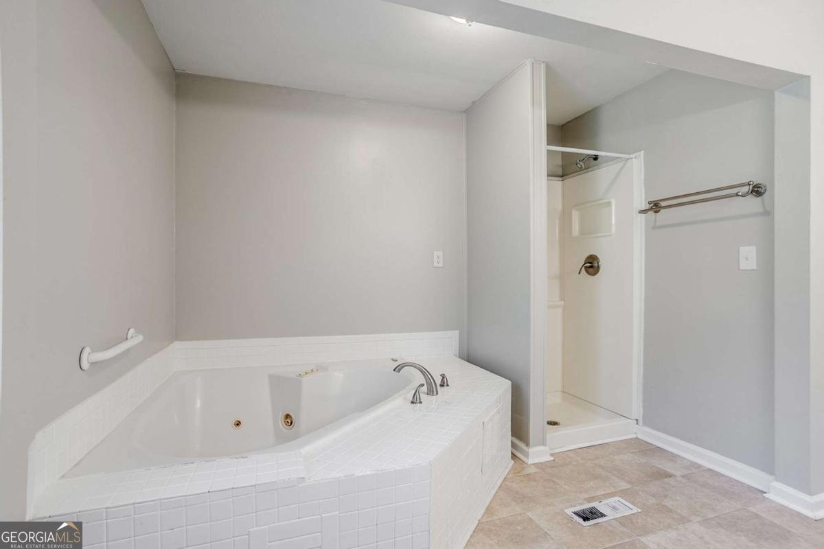 3305 Lakeland Road Gainesville - 22