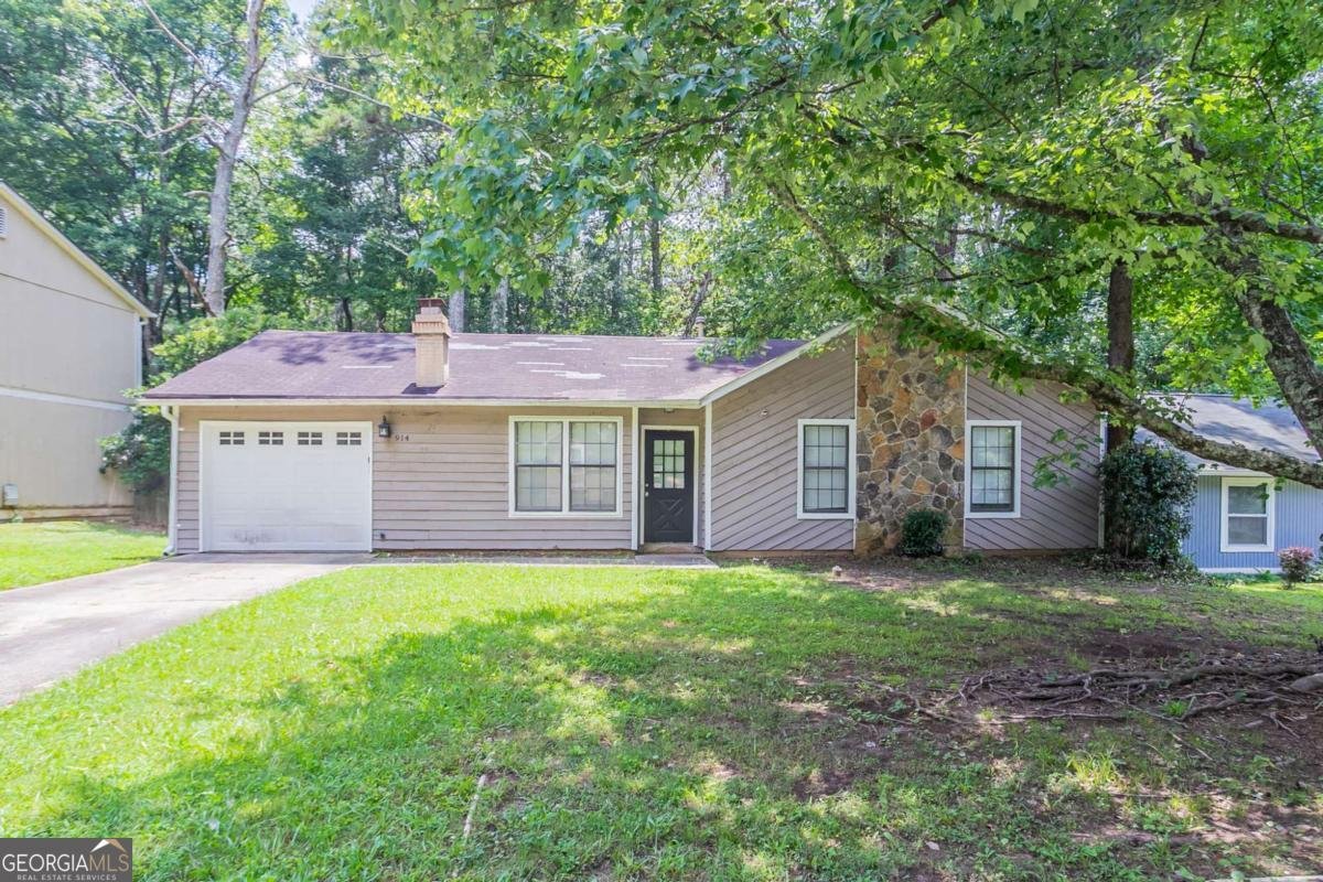 914 Hemingway Road Stone Mountain - 1