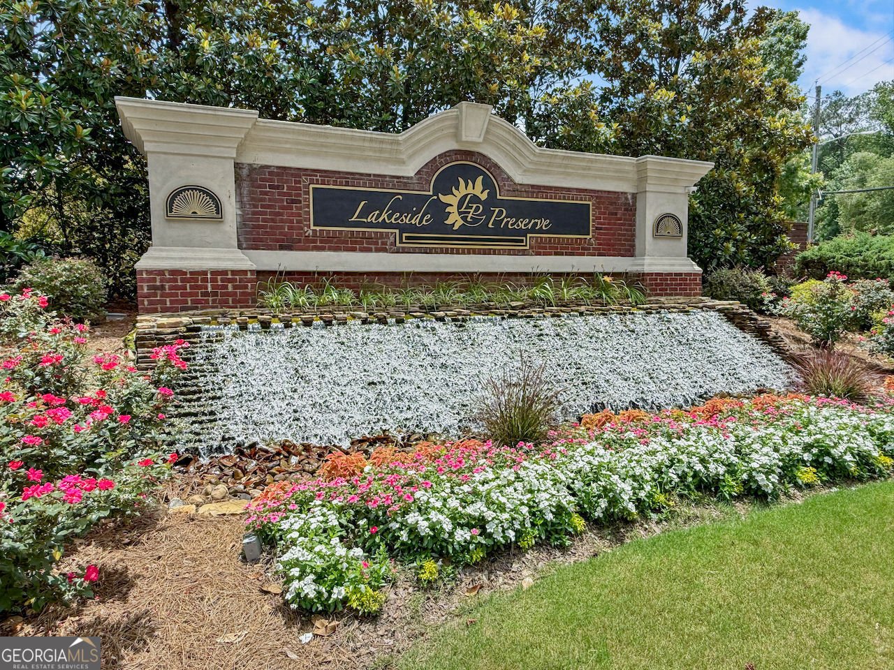 3948 Lake Manor Way Atlanta - 2