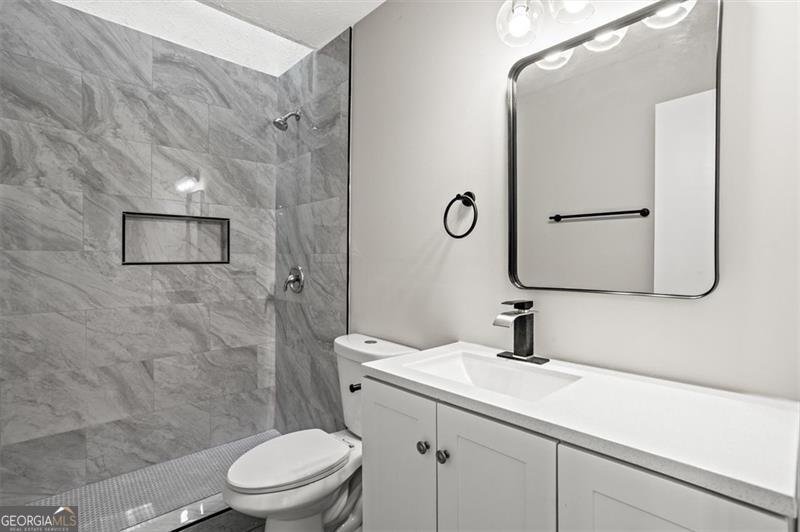 5017 TANAGA Stone Mountain - 27