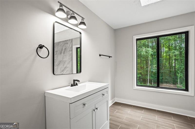 5017 TANAGA Stone Mountain - 34