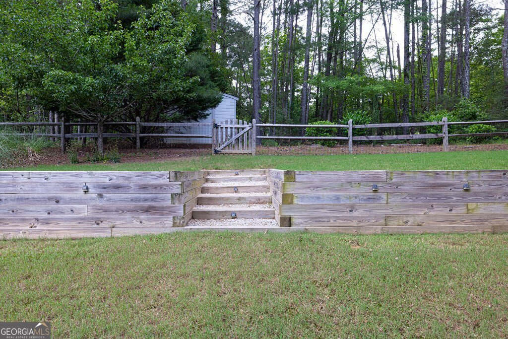 2101 Emerald Drive Loganville - 40
