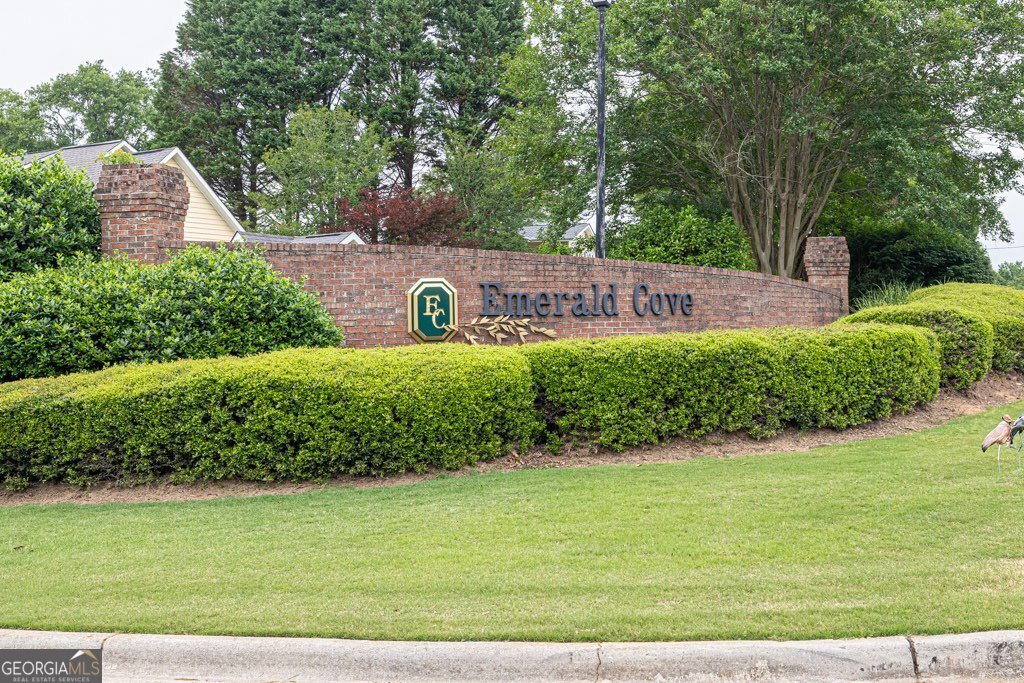 2101 Emerald Drive Loganville - 53
