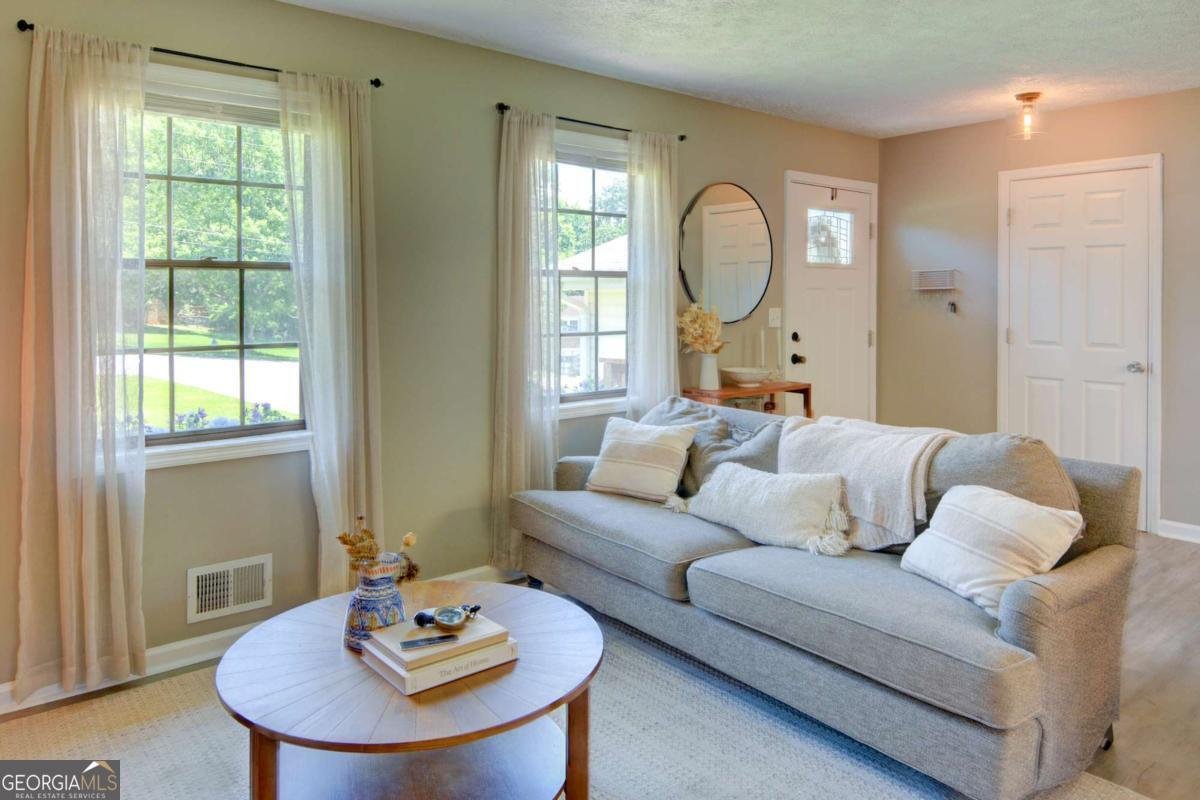 1024 WASHINGTON Avenue Woodstock - 14