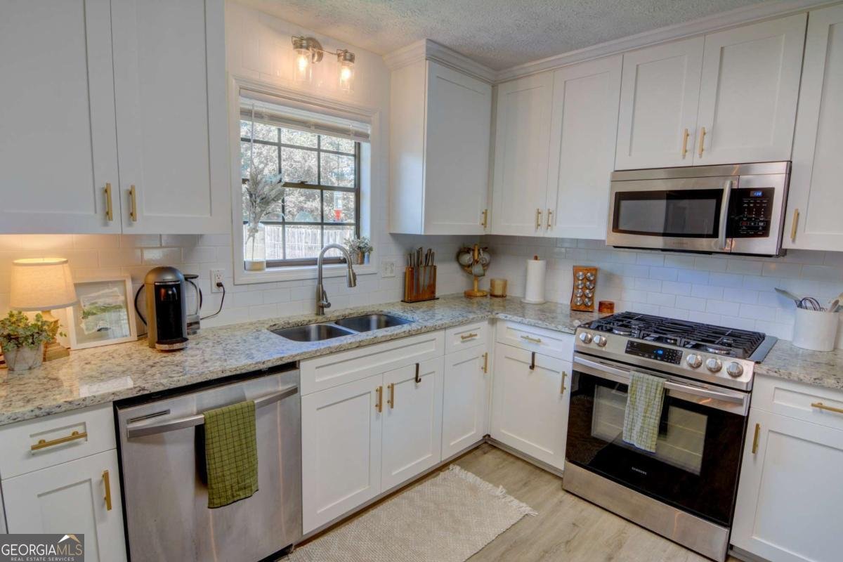 1024 WASHINGTON Avenue Woodstock - 19