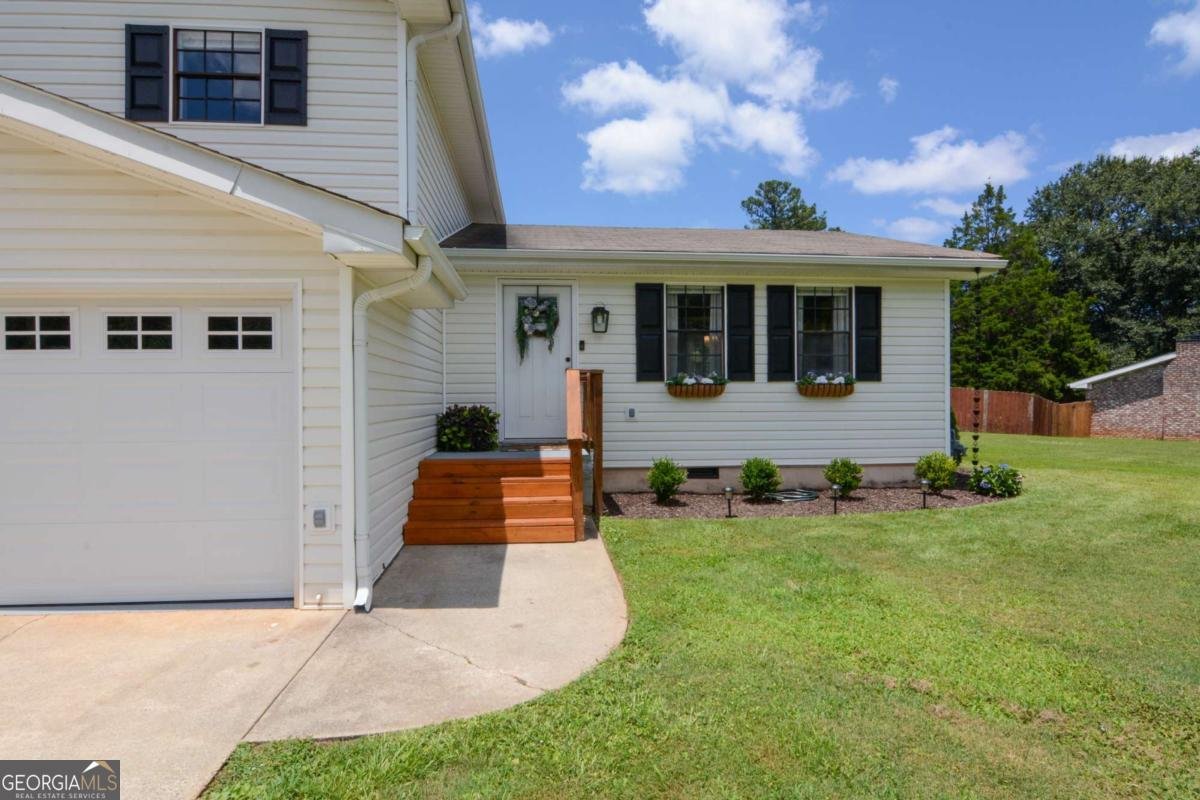 1024 WASHINGTON Avenue Woodstock - 2