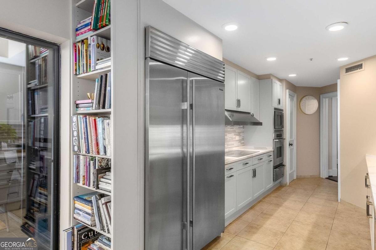 2660 Peachtree Road Atlanta - 27