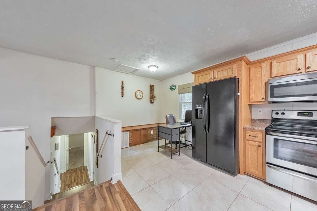 410 Katherine Lane Woodstock - 11