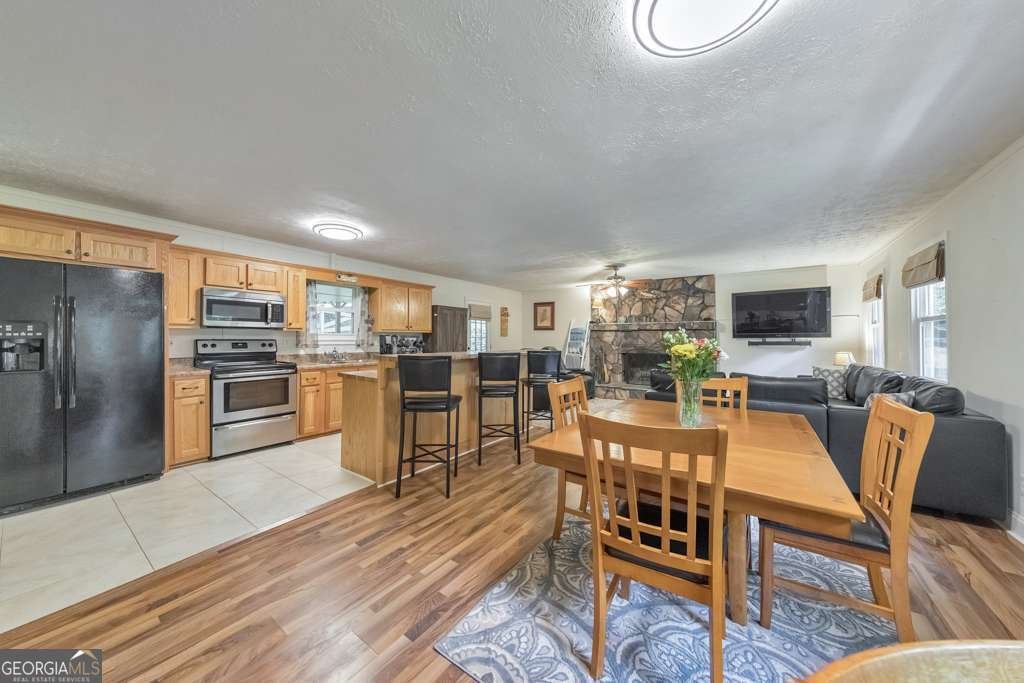 410 Katherine Lane Woodstock - 4
