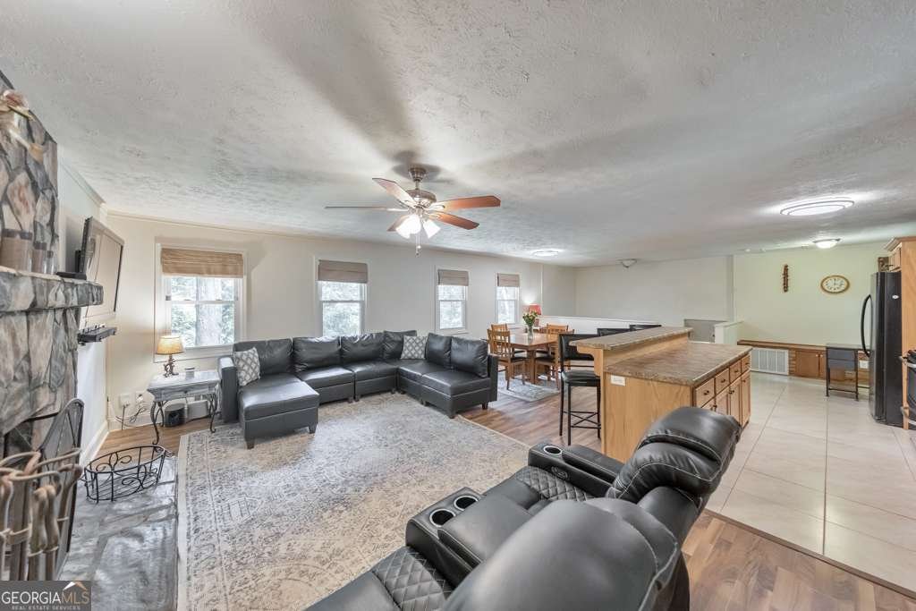 410 Katherine Lane Woodstock - 7
