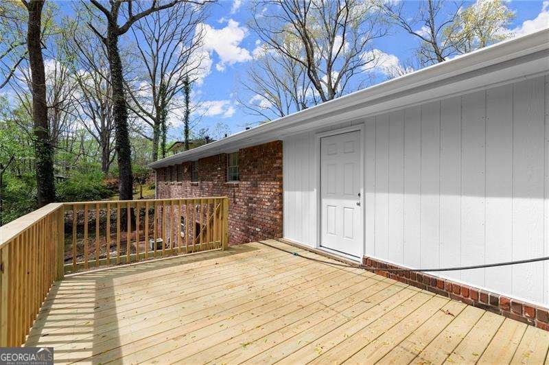 6175 Knights Lane Douglasville - 23