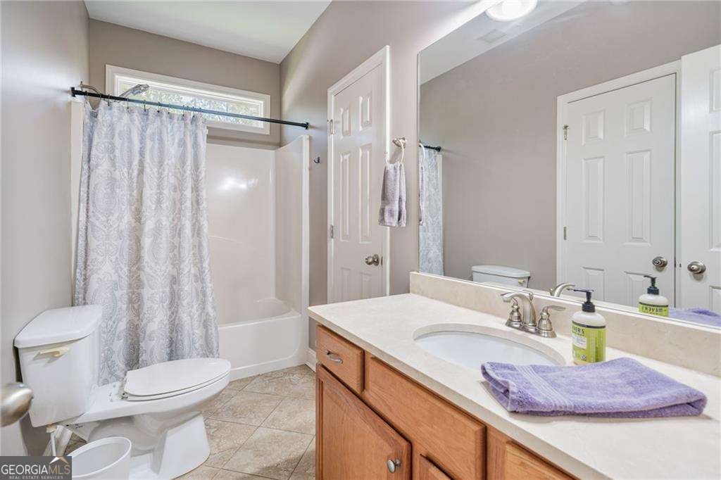 6642 Crestwood Peninsula Flowery Branch - 6