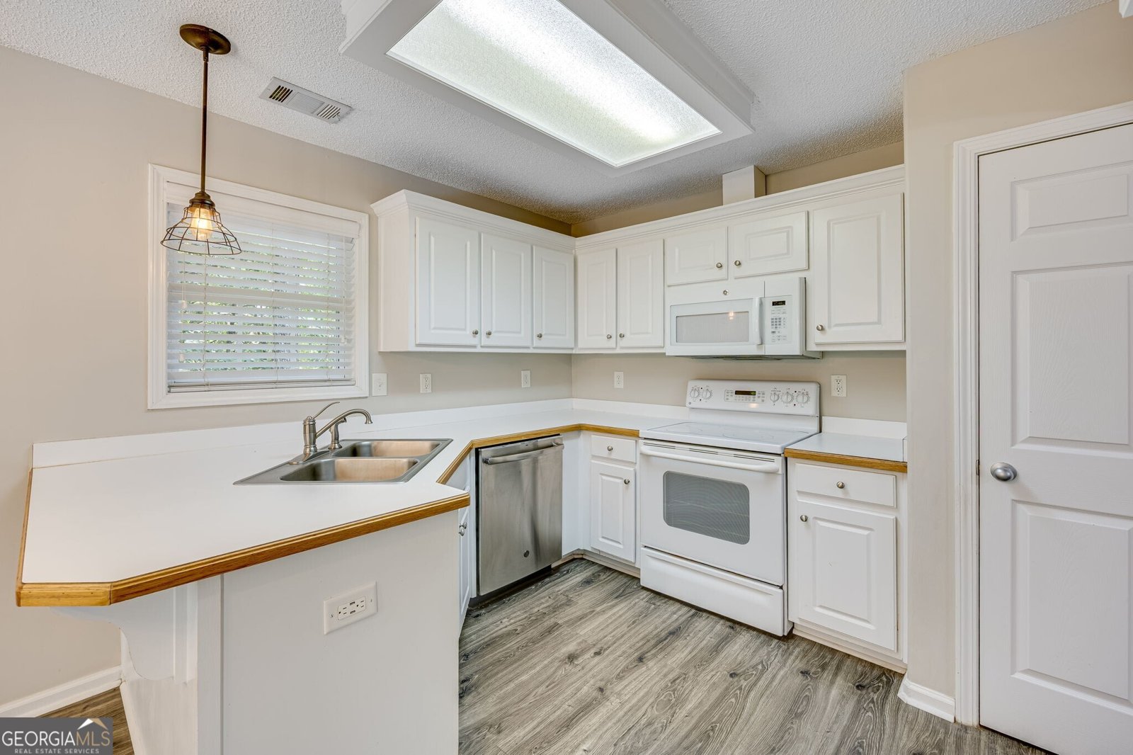 174 Bowman Terrace Winder - 26