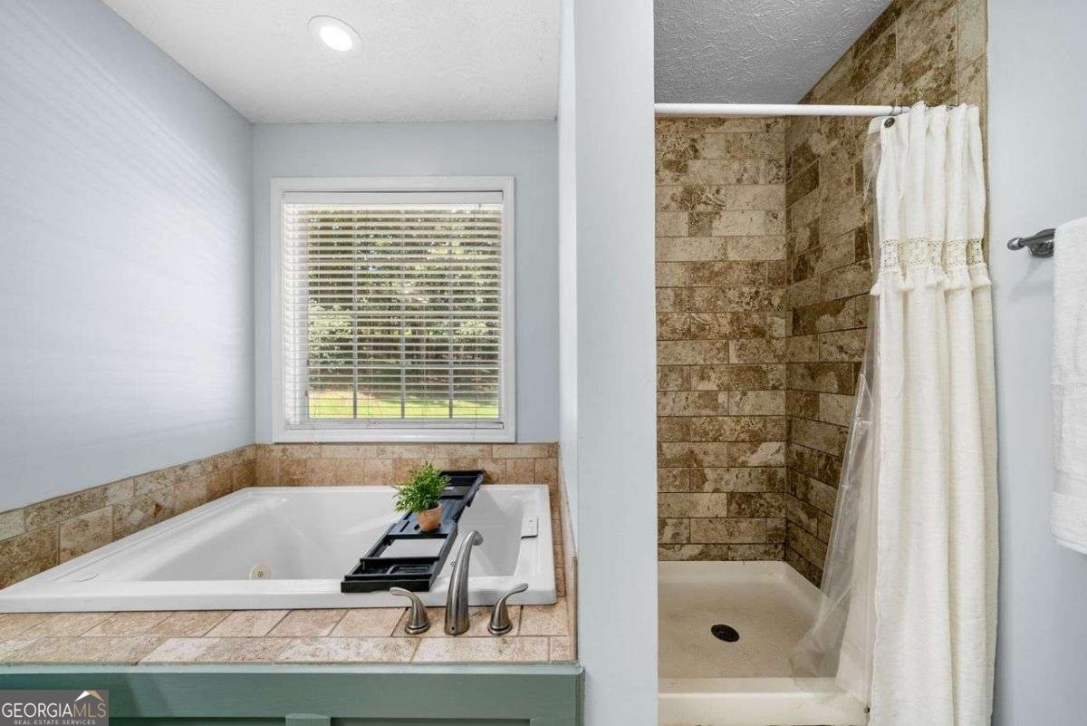 9170 LAKESIDE Way Gainesville - 21