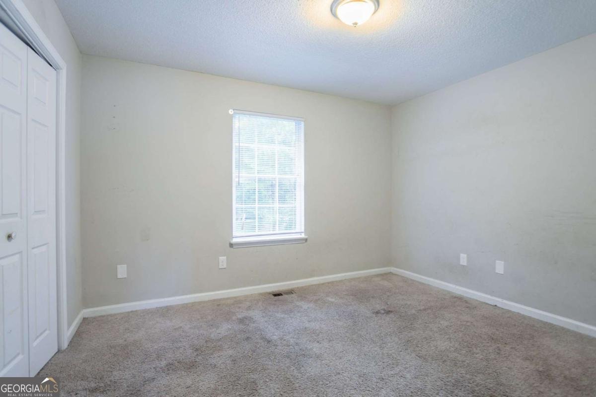 7092 Stonecreek Drive Douglasville - 20