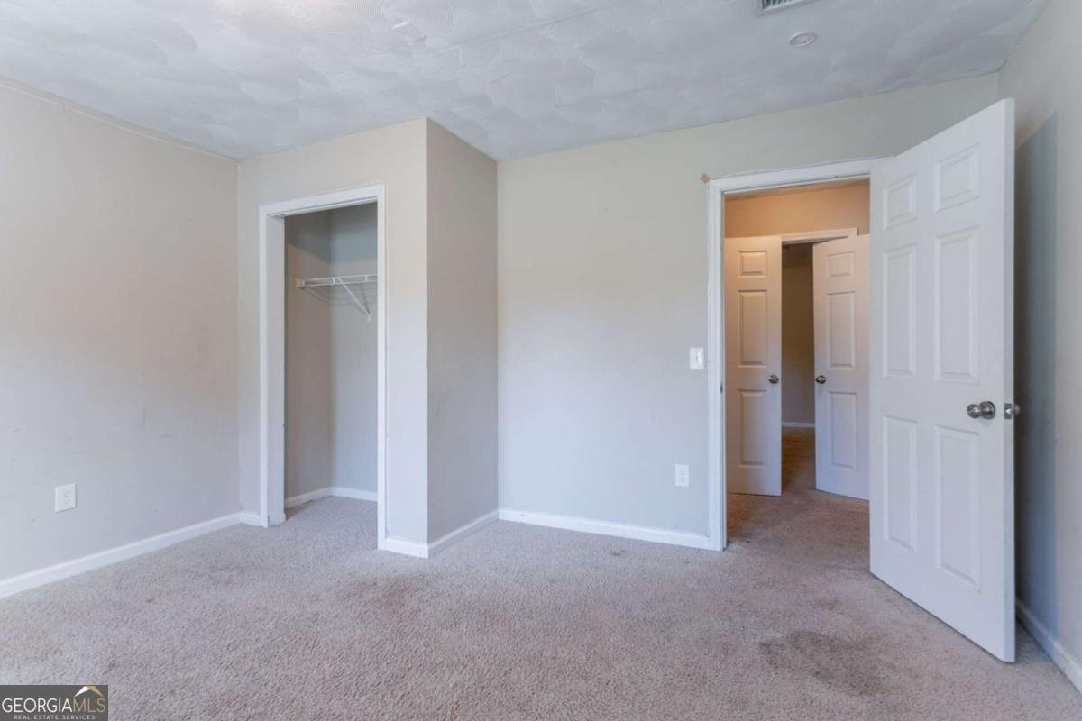 7092 Stonecreek Drive Douglasville - 24