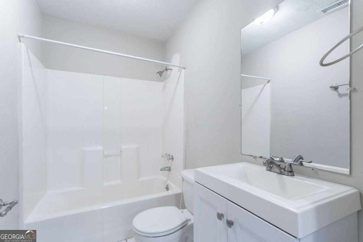 7092 Stonecreek Drive Douglasville - 27