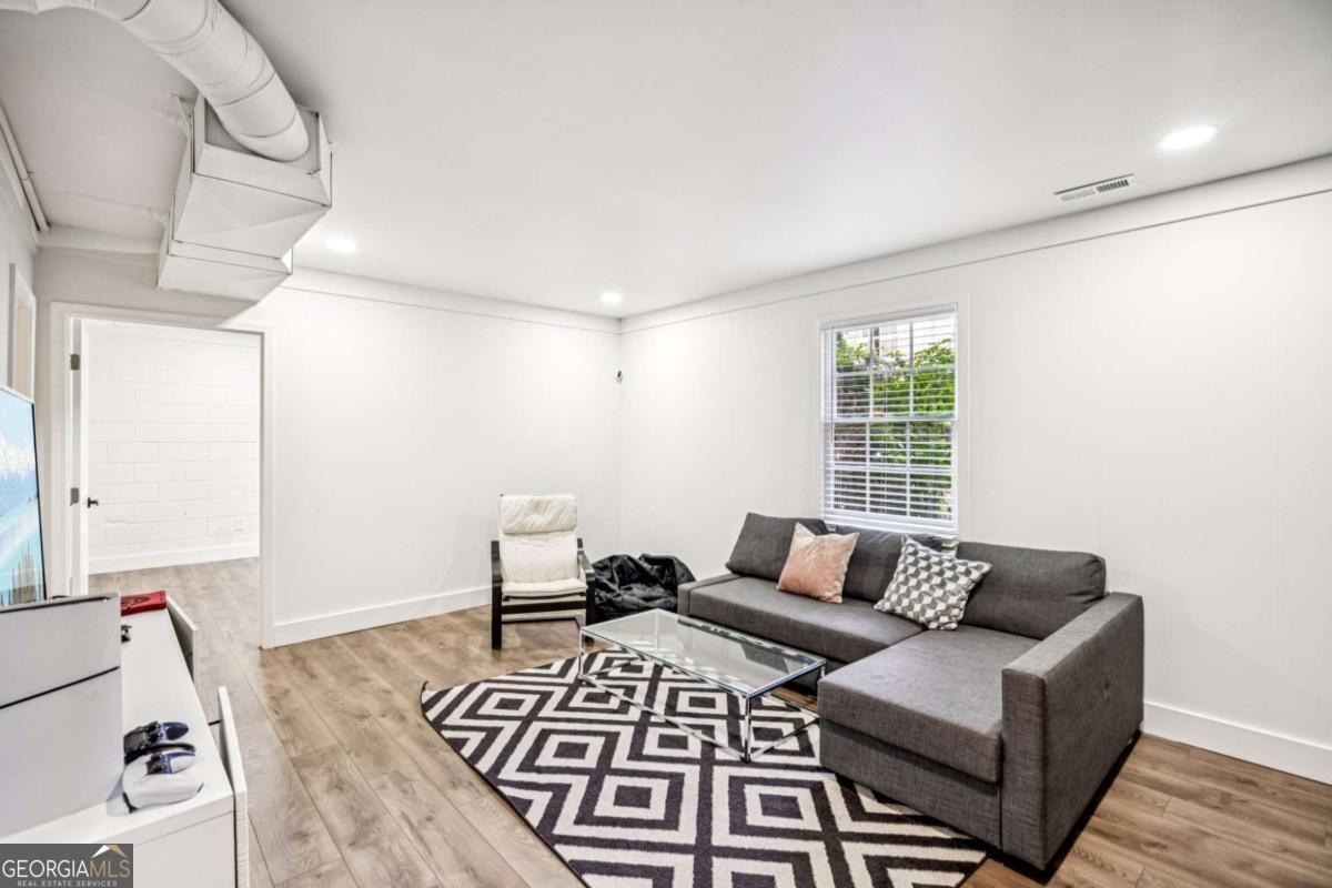 5262 Lakesprings Drive Dunwoody - 27