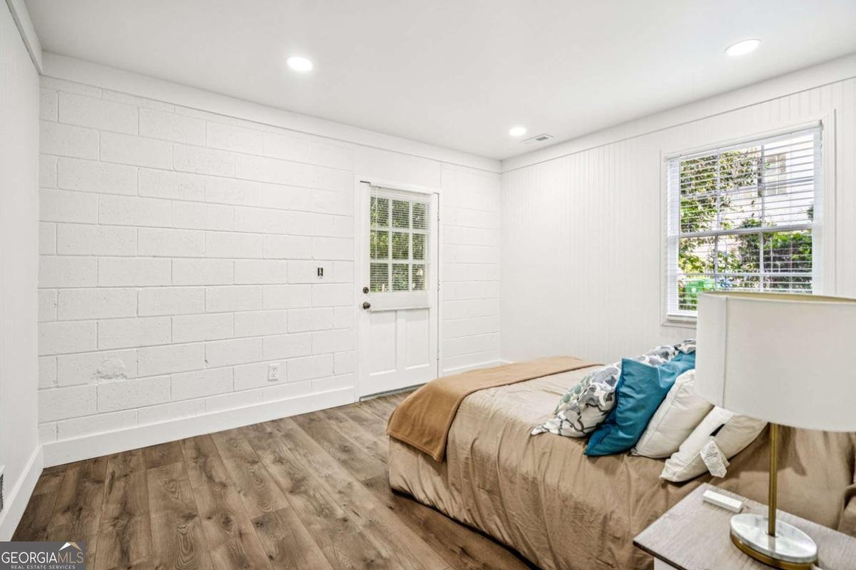 5262 Lakesprings Drive Dunwoody - 28
