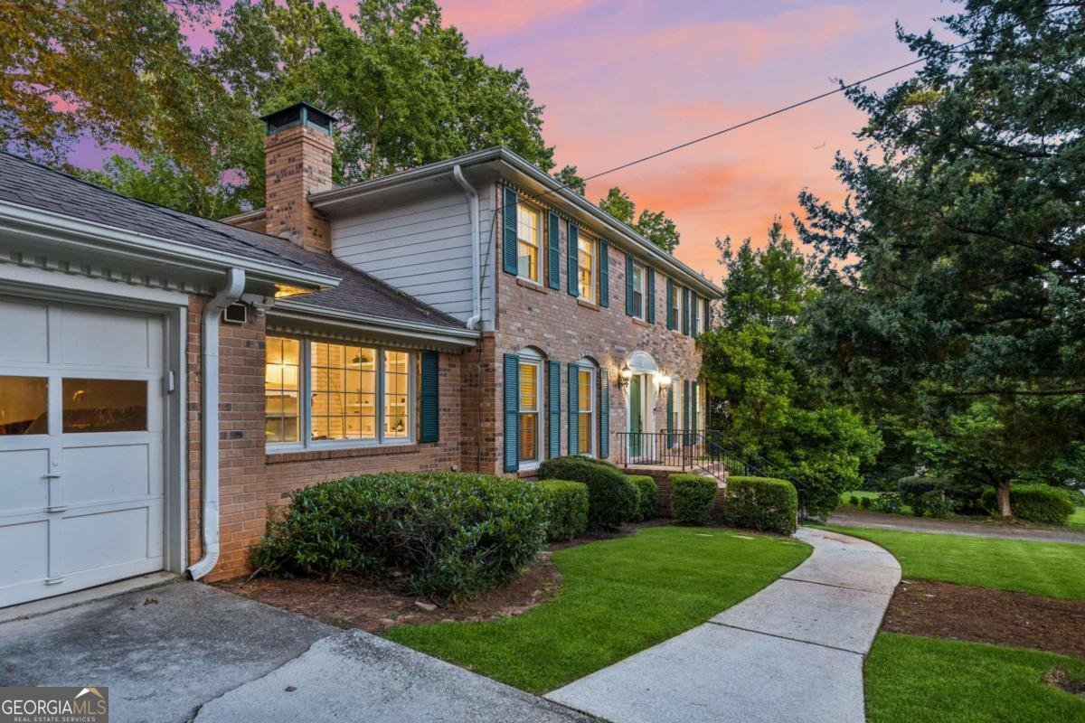 5262 Lakesprings Drive Dunwoody - 5