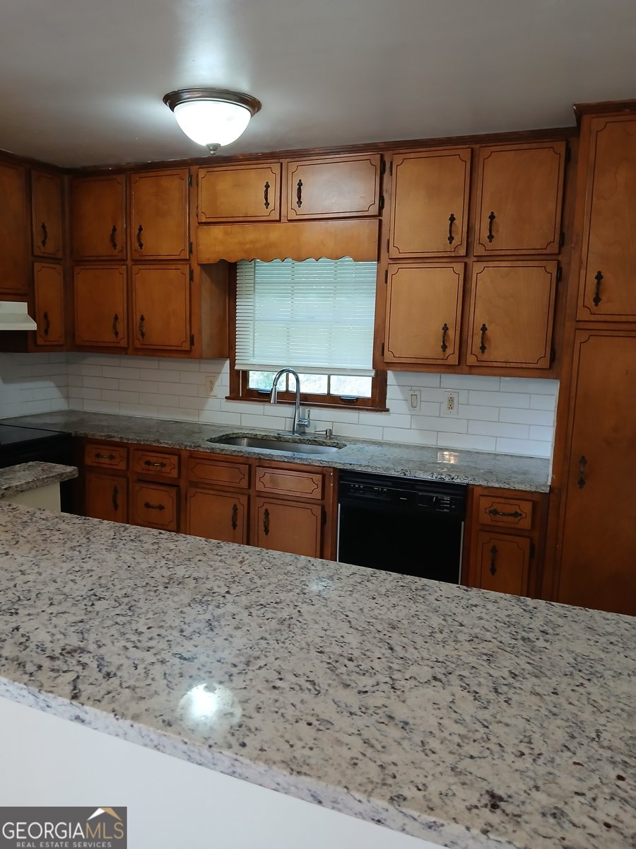 6557 Wendell Circle Morrow - 9