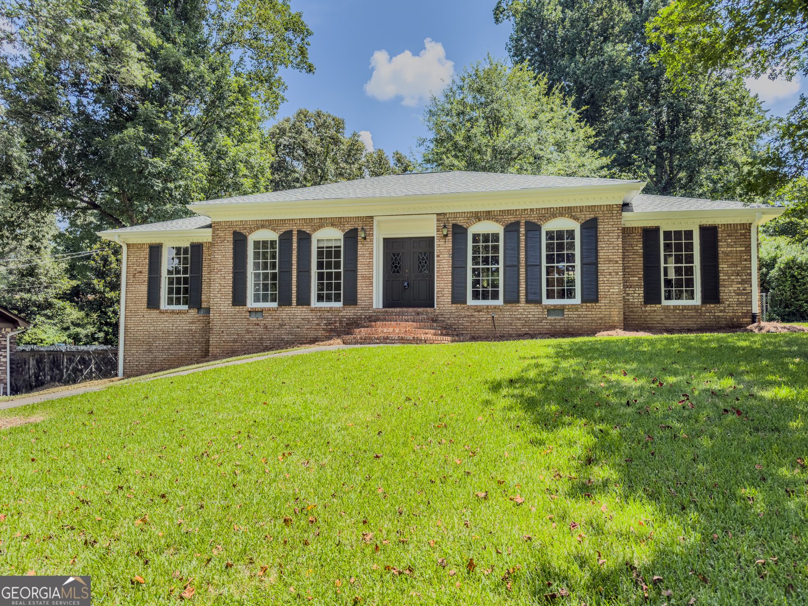 868 Bradford Court Lilburn - 1
