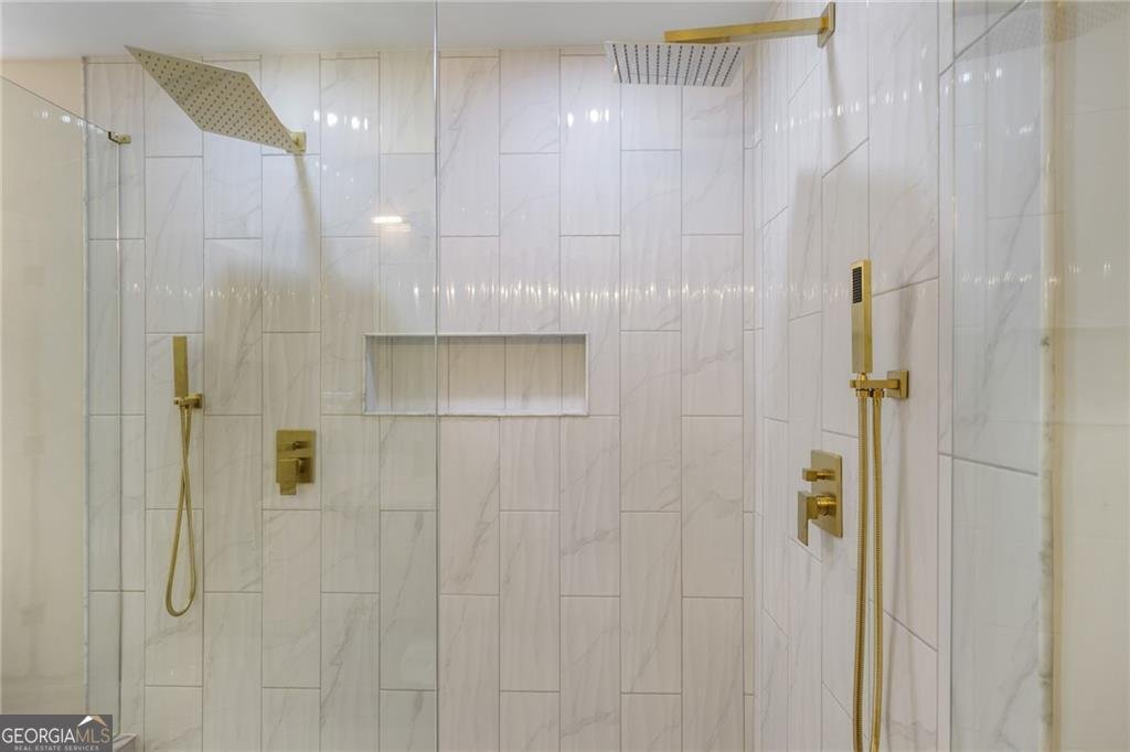 275 Glencourtney Drive Sandy Springs - 29