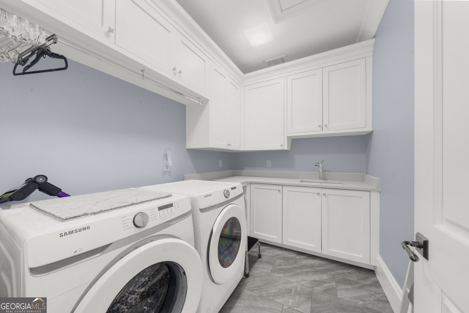 10150 Cedar Ridge Drive Milton - 10