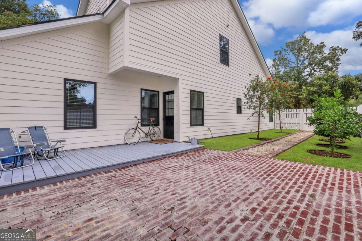 411 Kinzie Avenue Savannah - 27