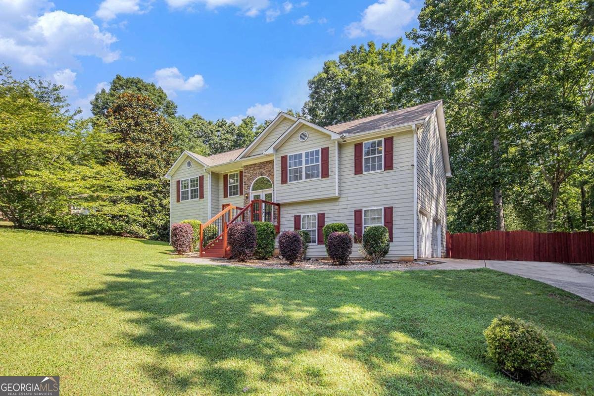 6332 Fairoaks Place Douglasville - 1