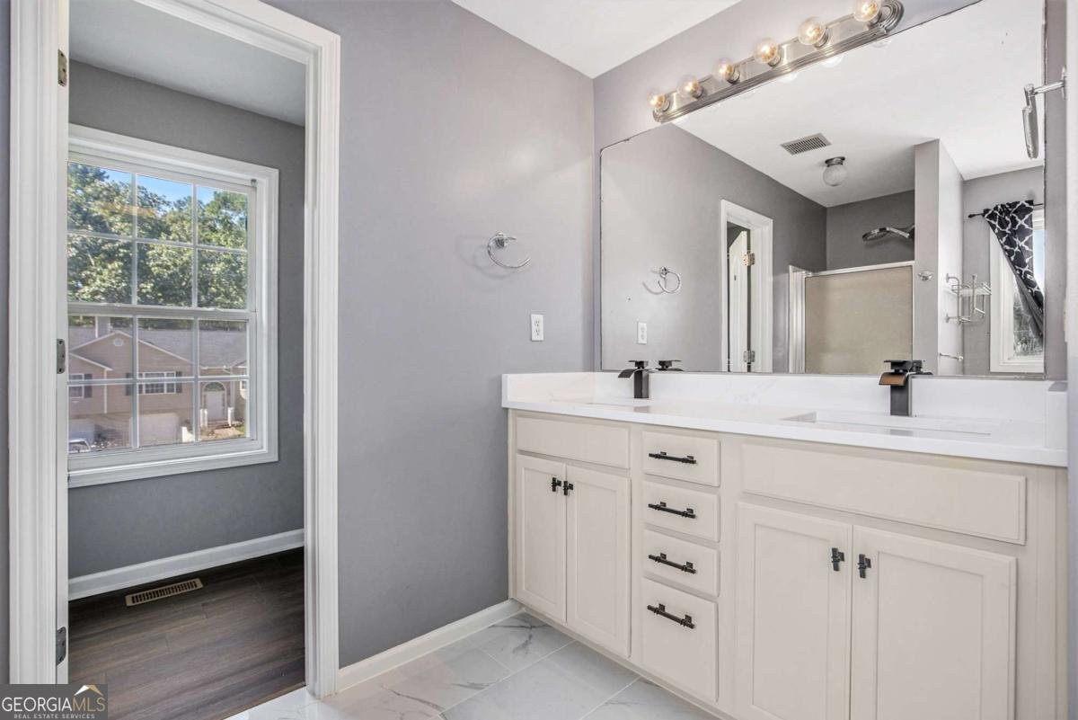 6332 Fairoaks Place Douglasville - 21