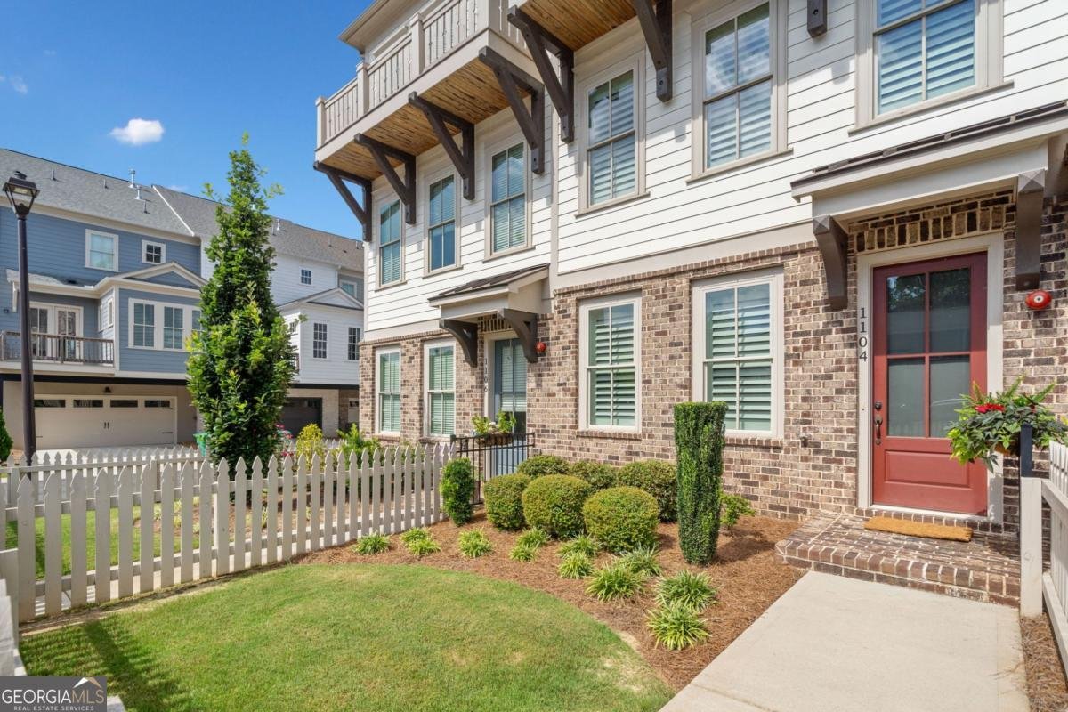 1104 Thomas Street Woodstock - 2