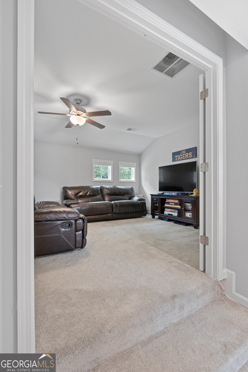 8 St Charles Avenue Sharpsburg - 14
