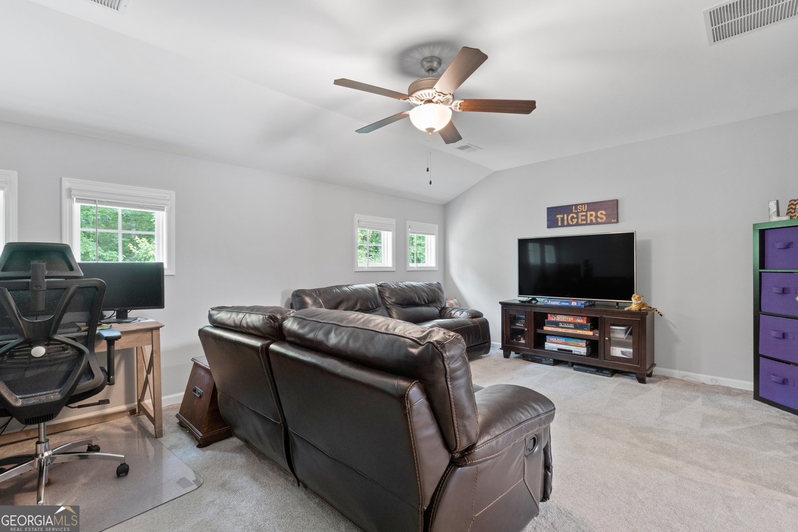 8 St Charles Avenue Sharpsburg - 15